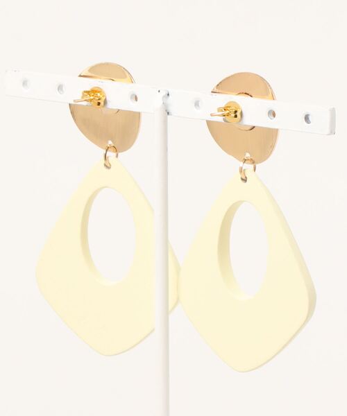 tone(トーン)の「【lea.acc*maamee*】ゴールド×ウッド(ピアス(両耳用)・レディース・ブラック/ベージュ・FREE)」の3枚目の写真