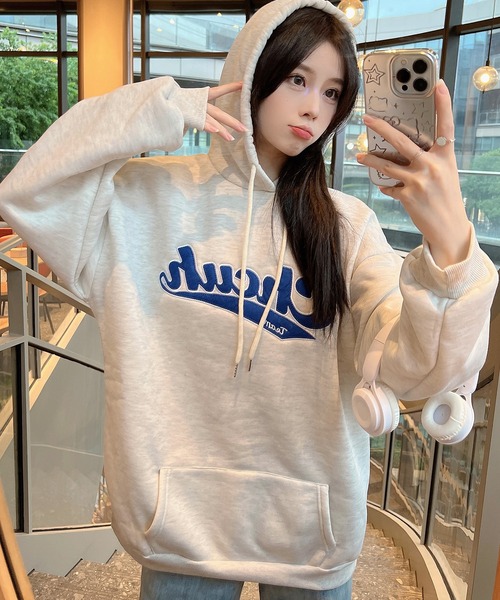 DEVICE（デバイス）の「韓国風ビッグシルエットフード付き カレッジロゴ フーディースウェット＆パーカー（パーカー・レディース・グレー/グリーン/イエロー/チャコールグレー/ホワイト/ネイビー/ブラック/ライトグレー・FREE）」の5枚目の写真