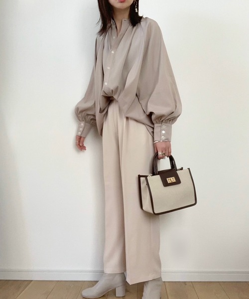 Bonjour Sagan(ボンジュールサガン)の「WEARISTA maiko × Bonjour Sagan ボリュームスリーブ 4WAYハイネックデザインブラウス(チュニック・レディース・ブラック/ベージュ/オフホワイト・FREE)」の18枚目の写真