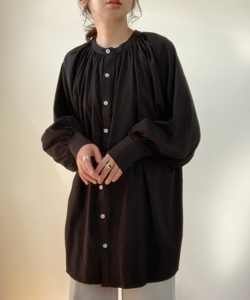 Bonjour Sagan(ボンジュールサガン)の「WEARISTA maiko × Bonjour Sagan ボリュームスリーブ 4WAYハイネックデザインブラウス(チュニック・レディース・ブラック/ベージュ/オフホワイト・FREE)」の12枚目の写真