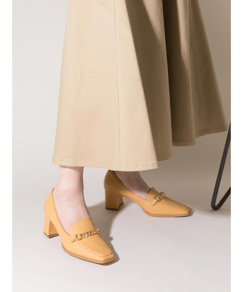 RANDA（ランダ）の「チャンキーヒールチェーンローファーシューズ（パンプス・レディース・イエロー/アイボリー/ブラック・M/S/L/LL）」の9枚目の写真