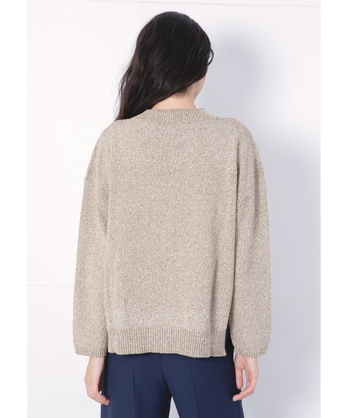 HUGO(ヒューゴ)の「ドロップショルダー モックネック トップ(ニット/セーター・レディース・ベージュ・S/M/XS/L)」の4枚目の写真