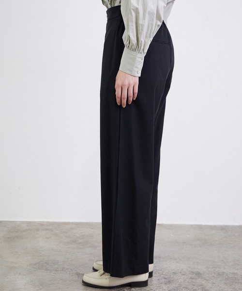 SALON adam et rope'（サロン アダム エ ロペ）の「【セットアップ対応】［さらっと快適］麻混ツイルリラックスパンツ（スラックス・レディース・ベージュ/ブラック/カーキ・S/M）」の9枚目の写真