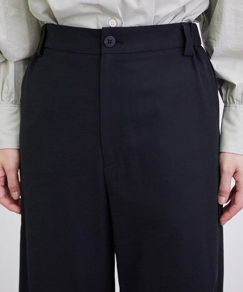 SALON adam et rope'（サロン アダム エ ロペ）の「【セットアップ対応】［さらっと快適］麻混ツイルリラックスパンツ（スラックス・レディース・ベージュ/ブラック/カーキ・S/M）」の19枚目の写真