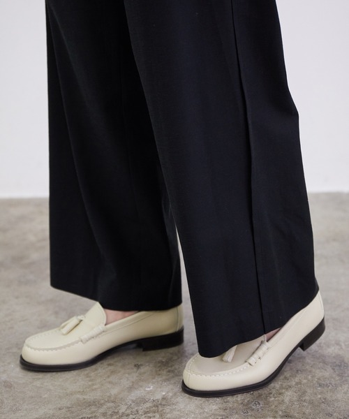 SALON adam et rope'（サロン アダム エ ロペ）の「【セットアップ対応】［さらっと快適］麻混ツイルリラックスパンツ（スラックス・レディース・ベージュ/ブラック/カーキ・S/M）」の7枚目の写真