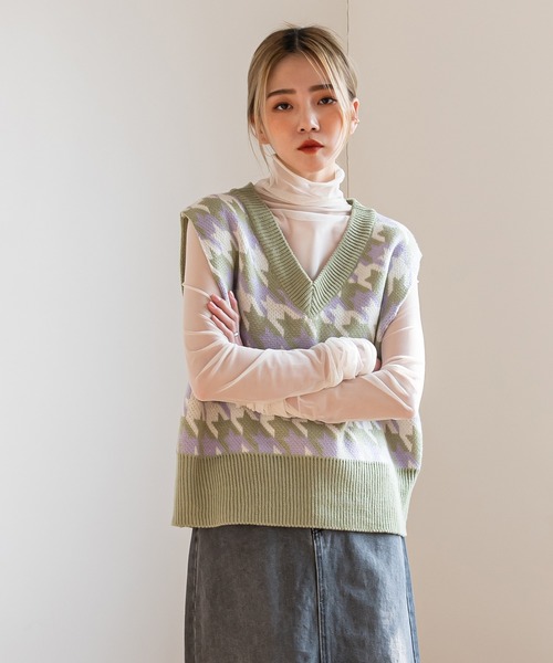 UNE MANSION(ユヌマンション)の「ハウンドトゥースチェック配色ニットベスト(ベスト・レディース・アイボリー/イエロー/オリーブ・FREE)」の2枚目の写真