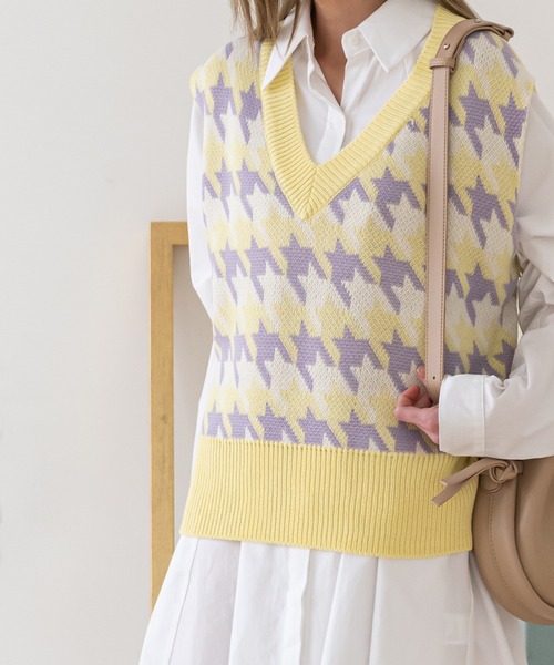 UNE MANSION(ユヌマンション)の「ハウンドトゥースチェック配色ニットベスト(ベスト・レディース・アイボリー/イエロー/オリーブ・FREE)」の20枚目の写真