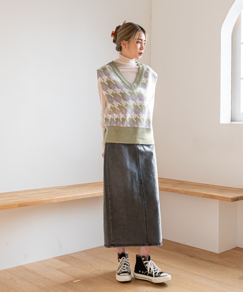 UNE MANSION(ユヌマンション)の「ハウンドトゥースチェック配色ニットベスト(ベスト・レディース・アイボリー/イエロー/オリーブ・FREE)」の21枚目の写真