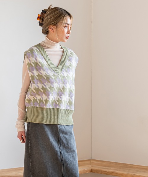 UNE MANSION(ユヌマンション)の「ハウンドトゥースチェック配色ニットベスト(ベスト・レディース・アイボリー/イエロー/オリーブ・FREE)」の10枚目の写真