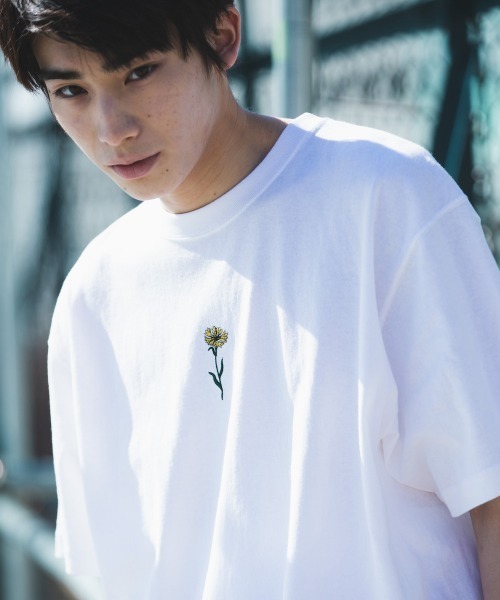 rehacer(レアセル)の「rehcaer : Belief Flower on Wide Body / ビリーフフラワー オン ワイドボディー(Tシャツ/カットソー・メンズ・ホワイト/ブラック/オリーブ・SMALL/MEDIUM/LARGE/X-LARGE)」の2枚目の写真