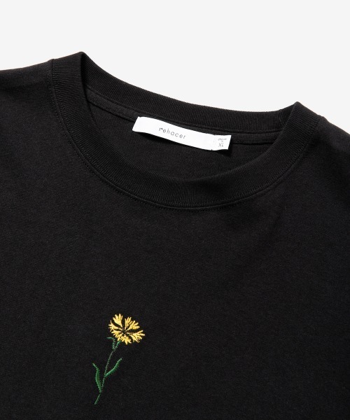 rehacer(レアセル)の「rehcaer : Belief Flower on Wide Body / ビリーフフラワー オン ワイドボディー(Tシャツ/カットソー・メンズ・ホワイト/ブラック/オリーブ・SMALL/MEDIUM/LARGE/X-LARGE)」の8枚目の写真
