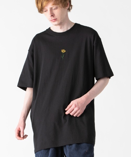 rehacer(レアセル)の「rehcaer : Belief Flower on Wide Body / ビリーフフラワー オン ワイドボディー(Tシャツ/カットソー・メンズ・ホワイト/ブラック/オリーブ・SMALL/MEDIUM/LARGE/X-LARGE)」の17枚目の写真