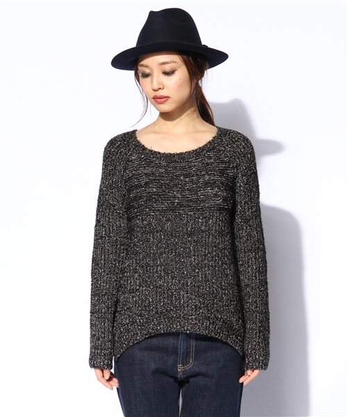 AZUL ENCANTO(アズールエンカント)の「ラメノット起毛オフショル片畦NPO(ニット/セーター・レディース・ブラック系その他/ホワイト系その他・SMALL/MEDIUM/LARGE)」の6枚目の写真