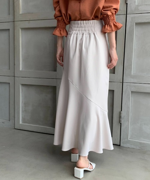 moment+（モーメントプラス）の「エステルストレッチツイルハイウエストマーメイドスカート（スカート・レディース・ライトカーキ/アイボリー/オレンジ/ネイビー/ベージュ・L/M/S）」の8枚目の写真