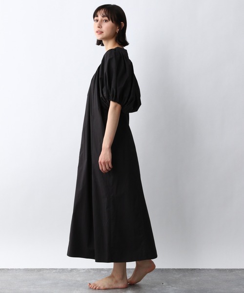 e/rm（イーアールエム）の「【e/rm】プレミアオーガニックコットン_ソデボリュームワンピース　949622（ワンピース・レディース・ブルー系その他3/ブラウン/ブラック/ライトイエロー・FREE）」の17枚目の写真