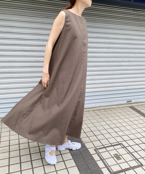 AZUL ENCANTO（アズールエンカント）の「リネンライクフレアノースリワンピース（ワンピース・レディース・ブラック/ベージュ/ブラウン/アイボリー・FREE）」の15枚目の写真