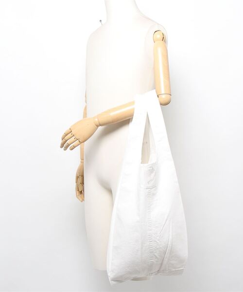 Bonum（ボナム）の「ARTE POVERA ロシアスリーピングPT リメイクショッピングバッグ（ショルダーバッグ・レディース・ホワイト・FREE）」の3枚目の写真