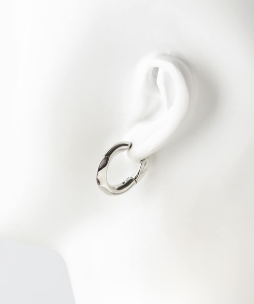 SMELLY（スメリー）の「ネジリダエンワンタッチピアス（ピアス（両耳用）・レディース・シルバー/ゴールド・-）」の6枚目の写真