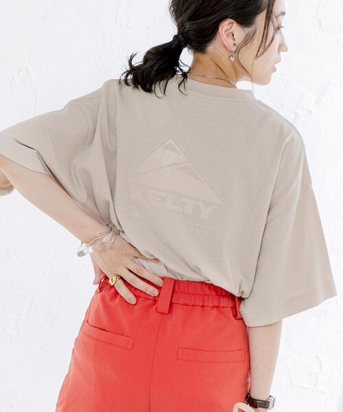 KELTY（ケルティ）の「【WEB限定カラー】KELTY（ケルティ）別注トリプルサンカクバックプリントTシャツ#（Tシャツ/カットソー・レディース・ブラック/ベージュ/パープル/オフホワイト/オリーブ/マスタード/モカ/ナチュラル/コバルトブルー・MEDIUM/LARGE）」の5枚目の写真