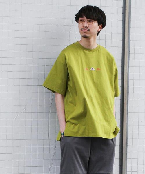 KELTY（ケルティ）の「【WEB限定カラー】KELTY（ケルティ）別注トリプルサンカクバックプリントTシャツ#（Tシャツ/カットソー・レディース・ブラック/ベージュ/パープル/オフホワイト/オリーブ/マスタード/モカ/ナチュラル/コバルトブルー・MEDIUM/LARGE）」の6枚目の写真