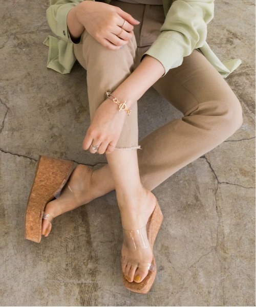 RANDA（ランダ）の「ソフト クリアベルトコルクサンダル（サンダル・レディース・ブラウン/グレー/クリア・LL/S/M/L）」の3枚目の写真