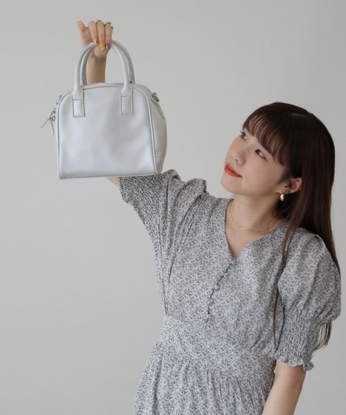 RAY CASSIN（レイカズン）の「スクエアボストンバッグ（ボストンバッグ・レディース・シルバー/ブラック系/ブラウン系・FREE）」の14枚目の写真