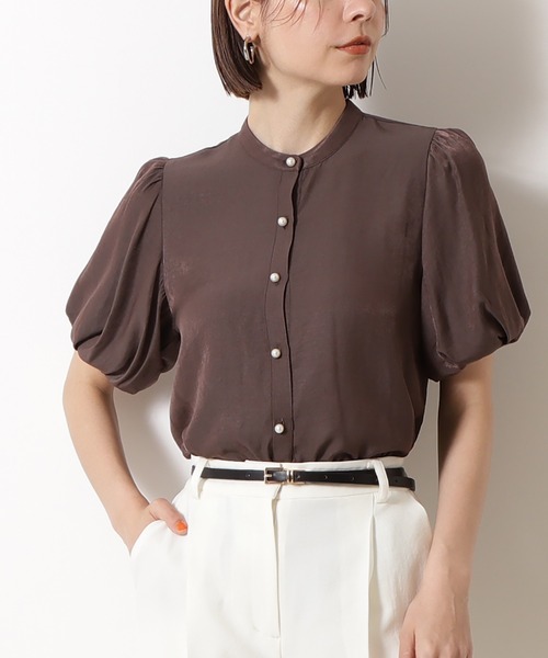 N.(N. Natural Beauty Basic)(エヌエヌナチュラルビューティーベーシック)の「◆パールボタンパフスリーブブラウス(シャツ/ブラウス・レディース・オフホワイト/ブラウン/ライトグリーン・MEDIUM)」の2枚目の写真