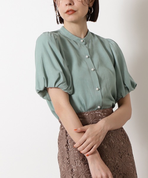 N.(N. Natural Beauty Basic)(エヌエヌナチュラルビューティーベーシック)の「◆パールボタンパフスリーブブラウス(シャツ/ブラウス・レディース・オフホワイト/ブラウン/ライトグリーン・MEDIUM)」の3枚目の写真