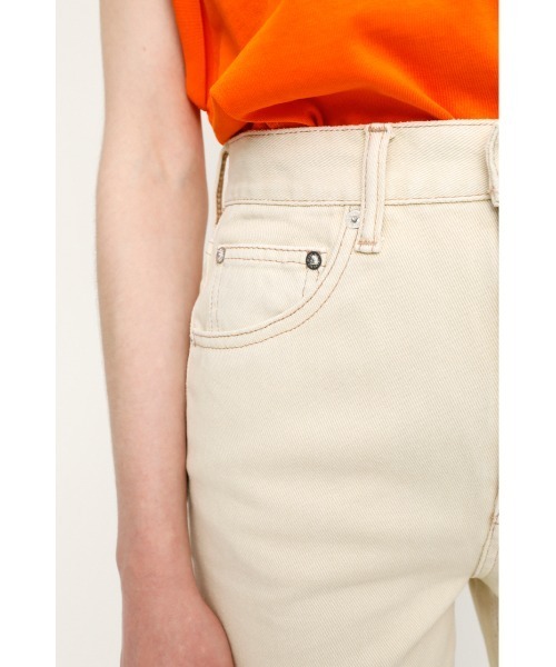 SLY(スライ)の「GAVIN FLARE PT-E フレア パンツ(デニムパンツ・レディース・アイボリー・26inch/25inch/23inch/24inch)」の3枚目の写真