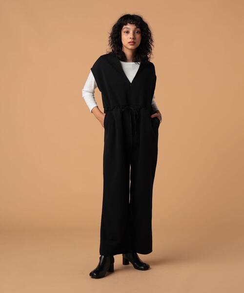 FEELING MADE（フィーリングメイド）の「FEELING MADE エアリースウェット Vネック サロペット（サロペット/オーバーオール・レディース・ダークブラウン/ブラック・SMALL/MEDIUM/LARGE）」の2枚目の写真