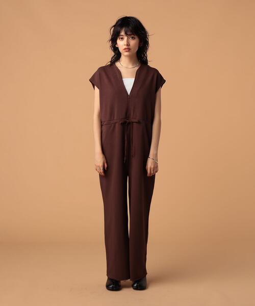 FEELING MADE（フィーリングメイド）の「FEELING MADE エアリースウェット Vネック サロペット（サロペット/オーバーオール・レディース・ダークブラウン/ブラック・SMALL/MEDIUM/LARGE）」の8枚目の写真