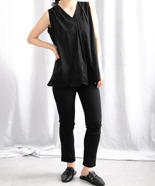 ＡＮＤＪ（アンドジェイ）の「裾スカラップ刺繍レースAラインコットンチュニック（タンクトップ・レディース・ホワイト/ブラック・M）」の3枚目の写真