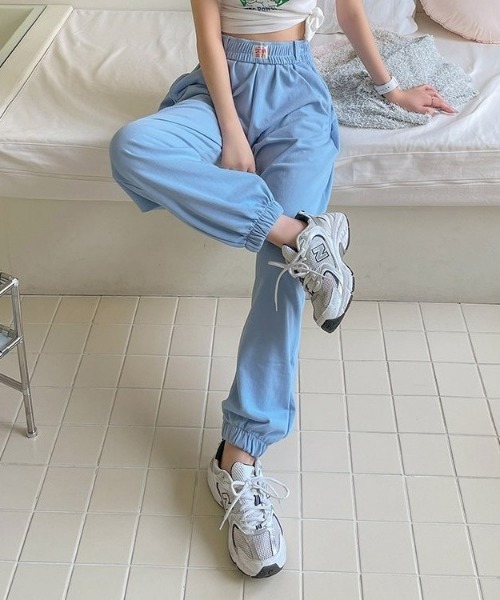 chuu（チュー）の「CHUU ウエストバンディングジョガーパンツ（スウェットパンツ・レディース・スカイブルー/ピンク/霜降りグレー・FREE）」の18枚目の写真