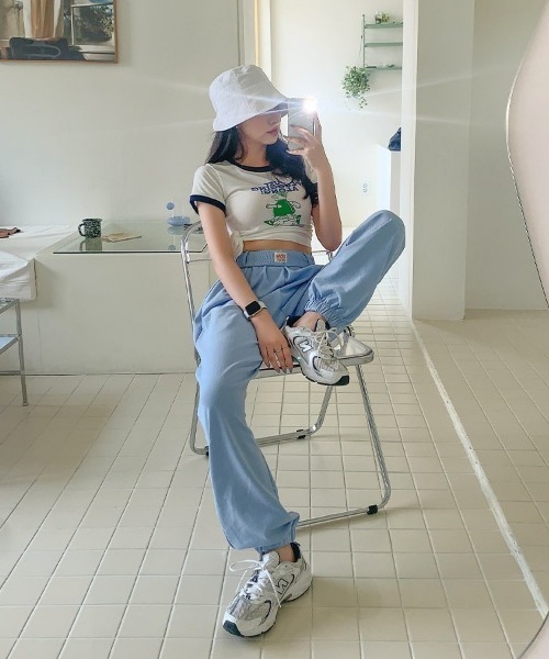 chuu（チュー）の「CHUU ウエストバンディングジョガーパンツ（スウェットパンツ・レディース・スカイブルー/ピンク/霜降りグレー・FREE）」の5枚目の写真