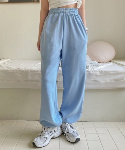 chuu（チュー）の「CHUU ウエストバンディングジョガーパンツ（スウェットパンツ・レディース・スカイブルー/ピンク/霜降りグレー・FREE）」の4枚目の写真