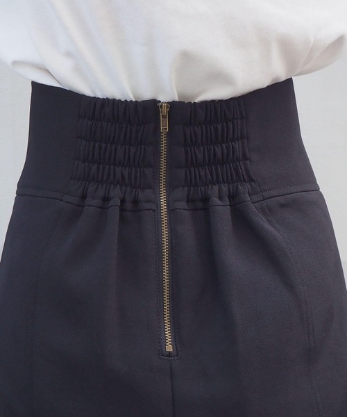 tiptop(ティップトップ)の「【2サイズ展開】フロント切り替えナロースカート【ZOZO限定Sサイズあり】(スカート・レディース・ブラック/ブルー/グリーン/ライトベージュ/A/B/ブラック系その他/ベージュ系その他/C/チャコールグレー・S/M)」の21枚目の写真