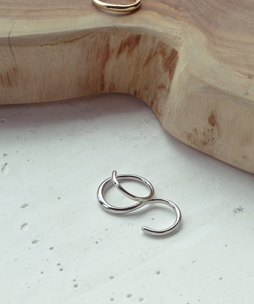 GOLDY（ゴールディ）の「フック ライン ダブル リング（リング・レディース・シルバー/ゴールド/その他1・FREE）」の4枚目の写真