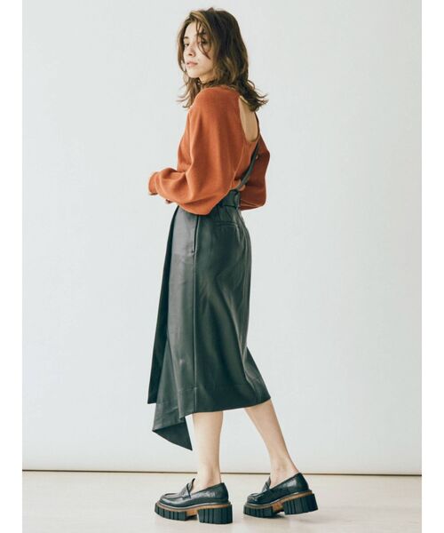 EVRIS(エヴリス)の「アシメレザーライクミディスカート(スカート・レディース・アイボリー/ブラック・SMALL/MEDIUM)」の7枚目の写真
