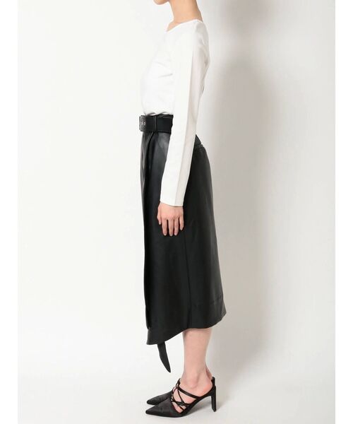 EVRIS(エヴリス)の「アシメレザーライクミディスカート(スカート・レディース・アイボリー/ブラック・SMALL/MEDIUM)」の10枚目の写真