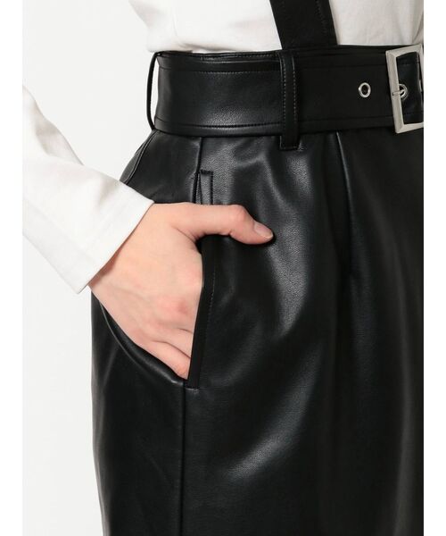 EVRIS(エヴリス)の「アシメレザーライクミディスカート(スカート・レディース・アイボリー/ブラック・SMALL/MEDIUM)」の15枚目の写真