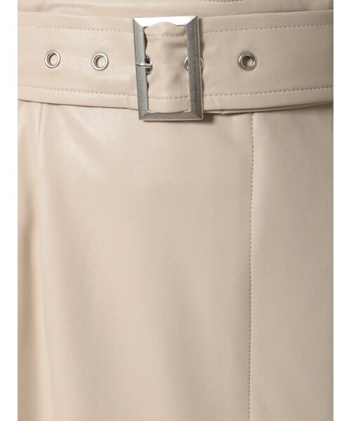 EVRIS(エヴリス)の「アシメレザーライクミディスカート(スカート・レディース・アイボリー/ブラック・SMALL/MEDIUM)」の19枚目の写真