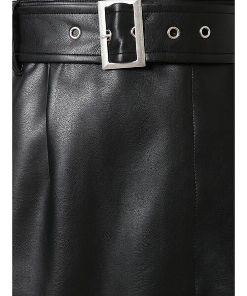 EVRIS(エヴリス)の「アシメレザーライクミディスカート(スカート・レディース・アイボリー/ブラック・SMALL/MEDIUM)」の20枚目の写真