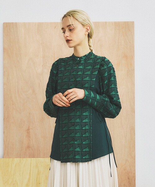INella（イネラ）の「【INella(イネラ)】2WAYジャガードブラウス（シャツ/ブラウス・レディース・ブラック/グリーン・FREE）」の17枚目の写真