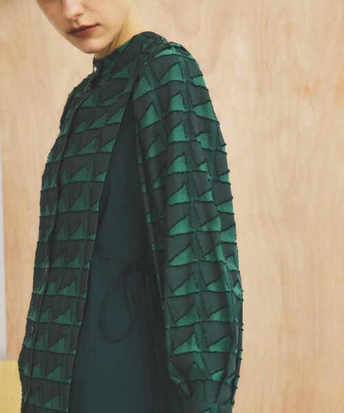 INella（イネラ）の「【INella(イネラ)】2WAYジャガードブラウス（シャツ/ブラウス・レディース・ブラック/グリーン・FREE）」の5枚目の写真