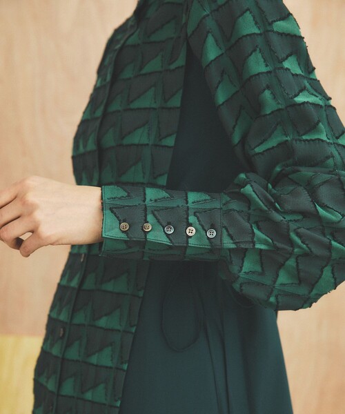 INella（イネラ）の「【INella(イネラ)】2WAYジャガードブラウス（シャツ/ブラウス・レディース・ブラック/グリーン・FREE）」の8枚目の写真