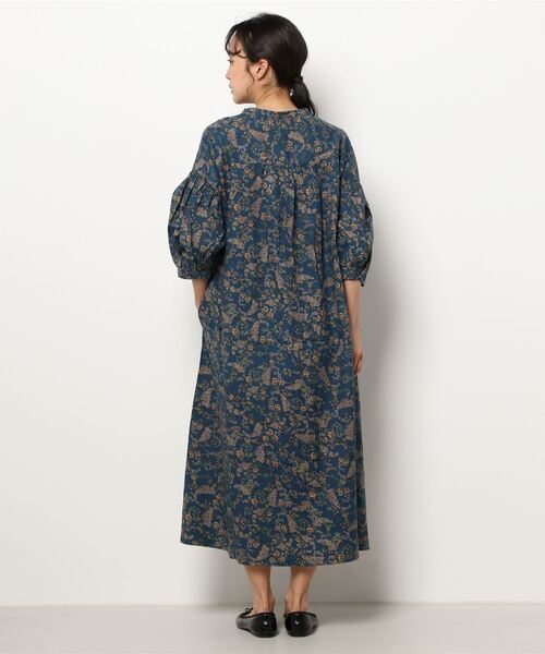 Samansa Mos2（サマンサ モスモス）の「ペイズリーフラワー柄ワンピース（ワンピース・レディース・ベージュ/オレンジ/ブルー・ﾌﾘ-）」の5枚目の写真