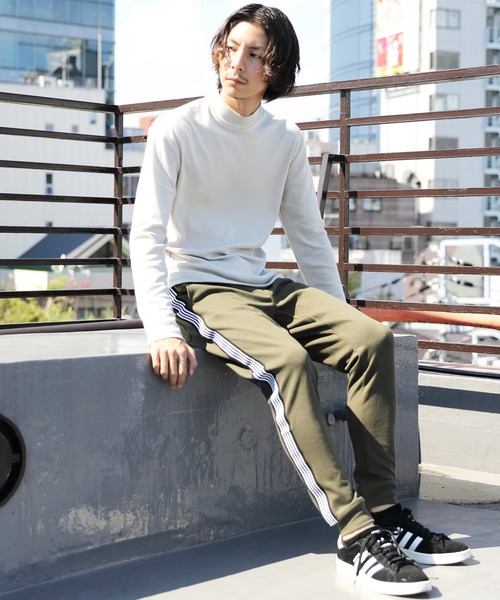 ８(eight)（エイト）の「スムースハイネック（Tシャツ/カットソー・メンズ・オフホワイト/ブラック/グレー/ワインレッド/ベージュ/グレイッシュベージュ・MEDIUM/LARGE/X-LARGE）」の21枚目の写真