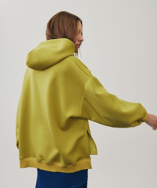 UNITED TOKYO（ユナイテッドトウキョウ）の「サイドスリットオーバーシルエットパーカー（パーカー・レディース・ホワイト/ブラック/イエロー・FREE）」の22枚目の写真