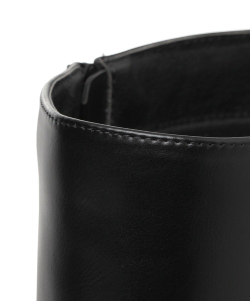 LAKOLE(ラコレ)の「フェイクレザーロングブーツ / 238692(ブーツ・レディース・ブラック/サンドベージュ・LARGE/MEDIUM)」の17枚目の写真