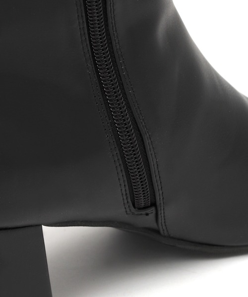 LAKOLE(ラコレ)の「フェイクレザーロングブーツ / 238692(ブーツ・レディース・ブラック/サンドベージュ・LARGE/MEDIUM)」の5枚目の写真